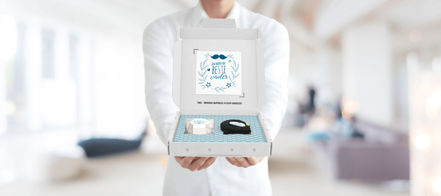 Inhoud Brievenbuspakketje Cadeau voor Hem Vaderdag Moustache Pakket Rolmaat Candy Square