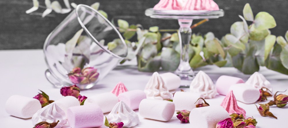 Tafel met marshmallow en cookies