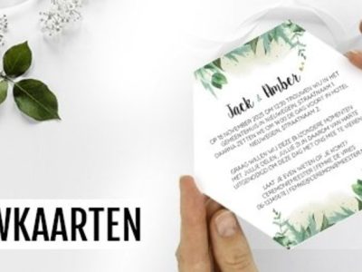Trouwkaart in een aparte vorm met blaadjes en takjes