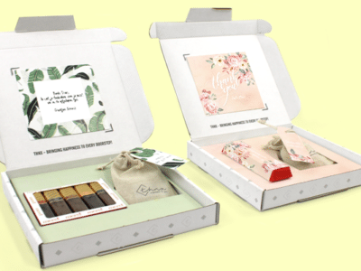 Brievenbuspakketje Cadeau Personaliseren met een gele achtergrond