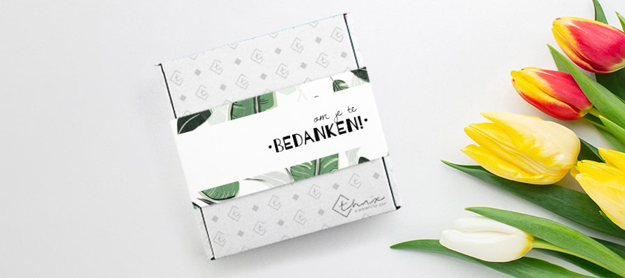 Bedankt brievenbus cadeau met tulpen