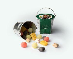 Mini bucket as candy thank yous for a spring party