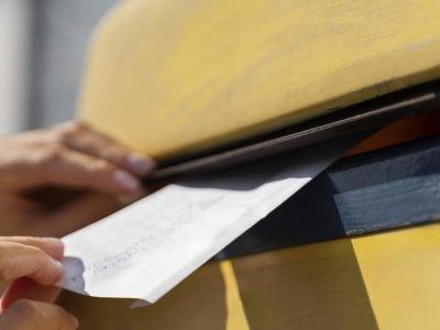 Trouwkaart versturen via de post