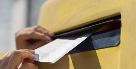 Trouwkaart versturen via de post