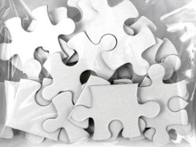 Witte puzzelstukjes