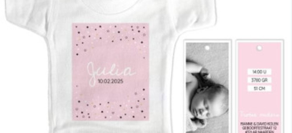 Mini tshirt geboortekaartje met roze en een foto
