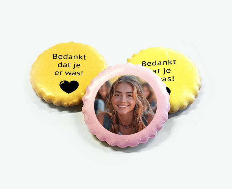 Printed sponge cakes with photo and text as thank-you gifts