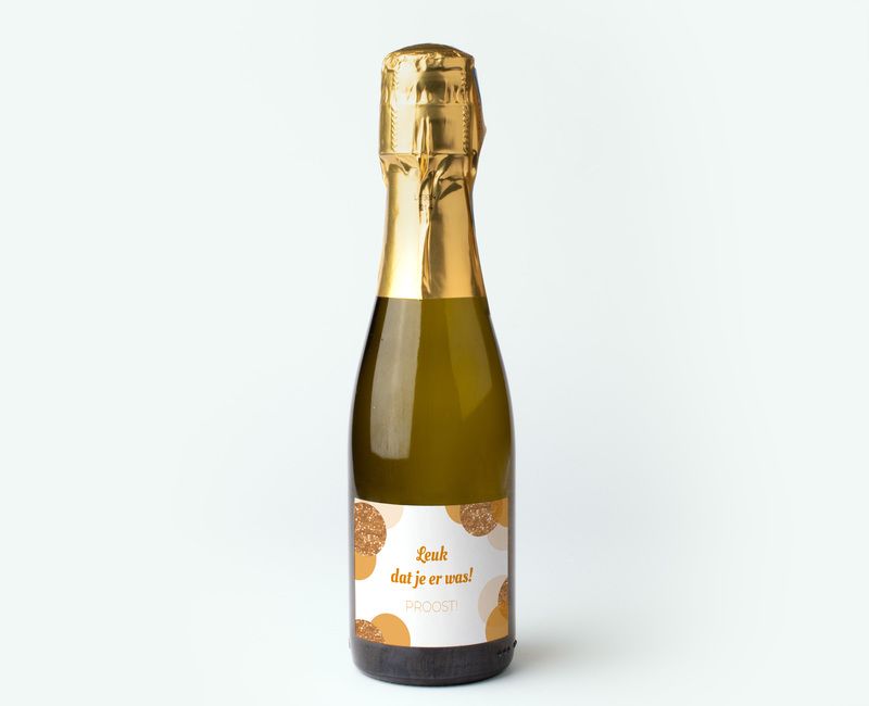 Personalised prosecco gift deployed as a thank-you gift