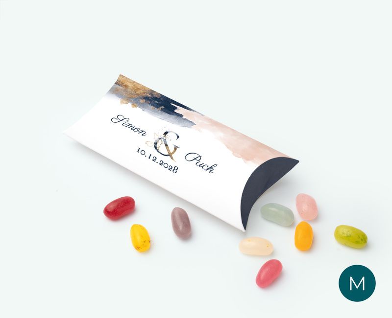 Een pillowbox bedankje voor een bruiloft met gepersonaliseerde verpakking