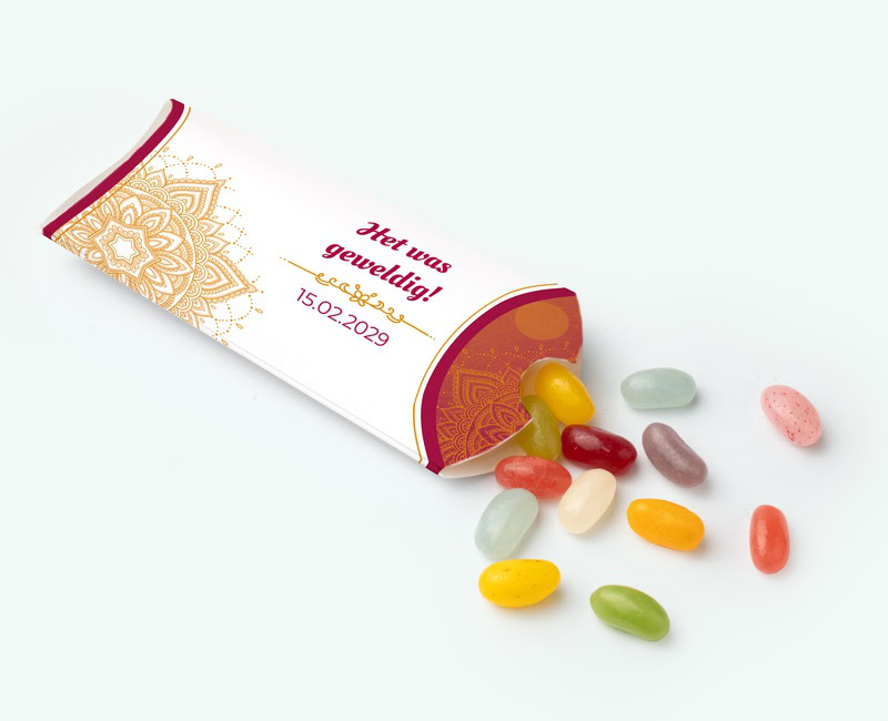 Pillowbox filled with sweets deployed as a thank-you gift