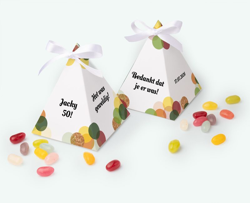 Pyramid boxes medium deployed as candy charms