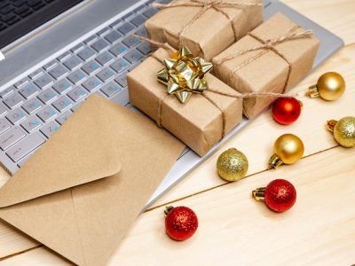 Kerst bedankjes afgebeeld op een laptop