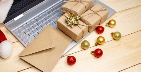 Kerst bedankjes afgebeeld op een laptop