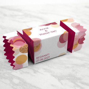 Kleurrijk huwelijksbedankje met confetti
